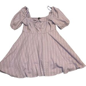 NWOT City Triangle Lavender Puff Sleeve Mindress, size XXL